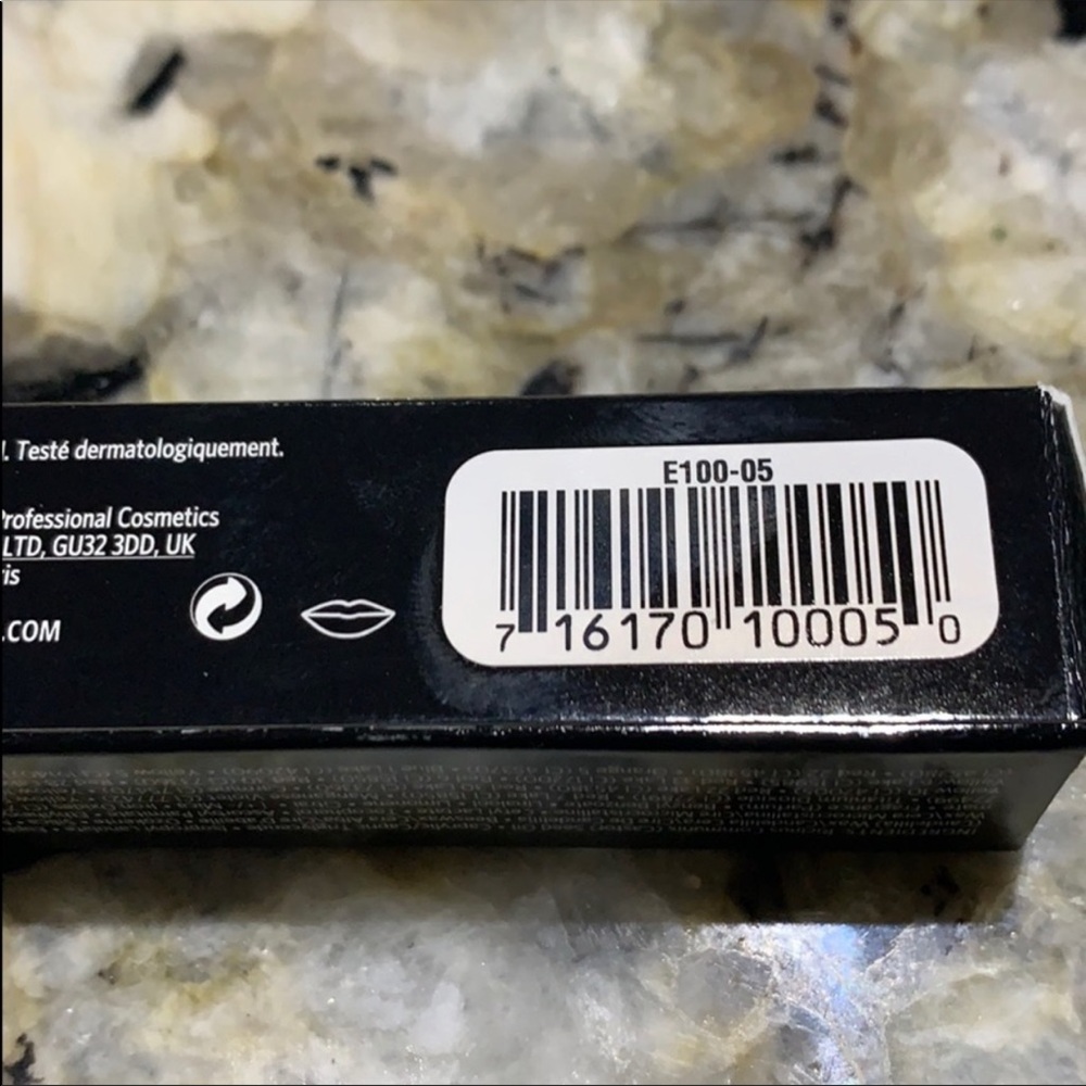 BOBBI BROWN LIPSTICK IN ROSE ππNEW IN BOX - Picture 4 of 5